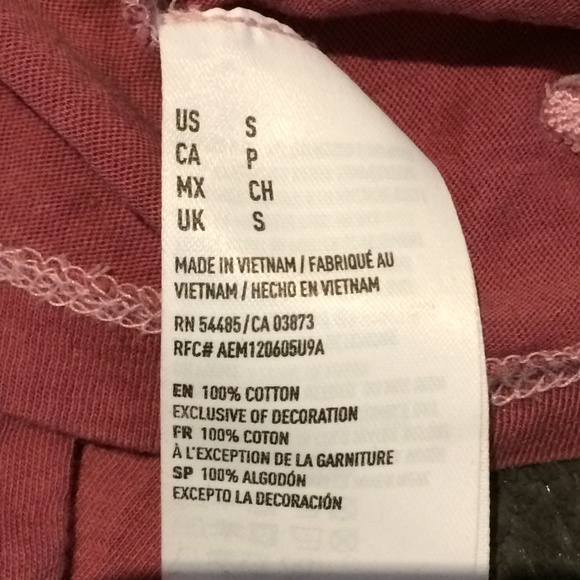 American Eagle - favorite T - Pink Short Sleeve V-Neck Shirt - 3/25$ - Picture 11 of 11